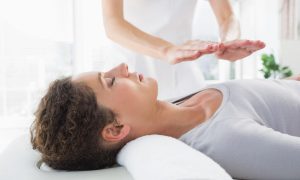 Reiki: energia vitale e applicazioni nel benessere quotidiano